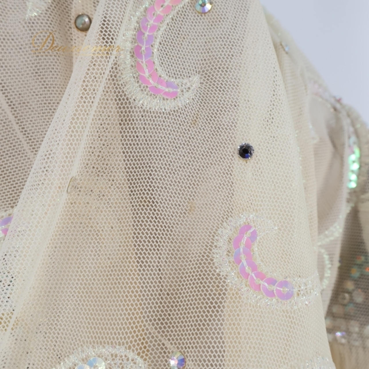 社交ダンス 衣装 ラテン ドレス ワンピース 白 フリンジ デモ 競技 ダンス パーティ 発表会 レース アイボリー オフホワイト ホワイト系 飾り きらめき エレガント フェミニン 上品 パフォーマンス 競技用舞台用