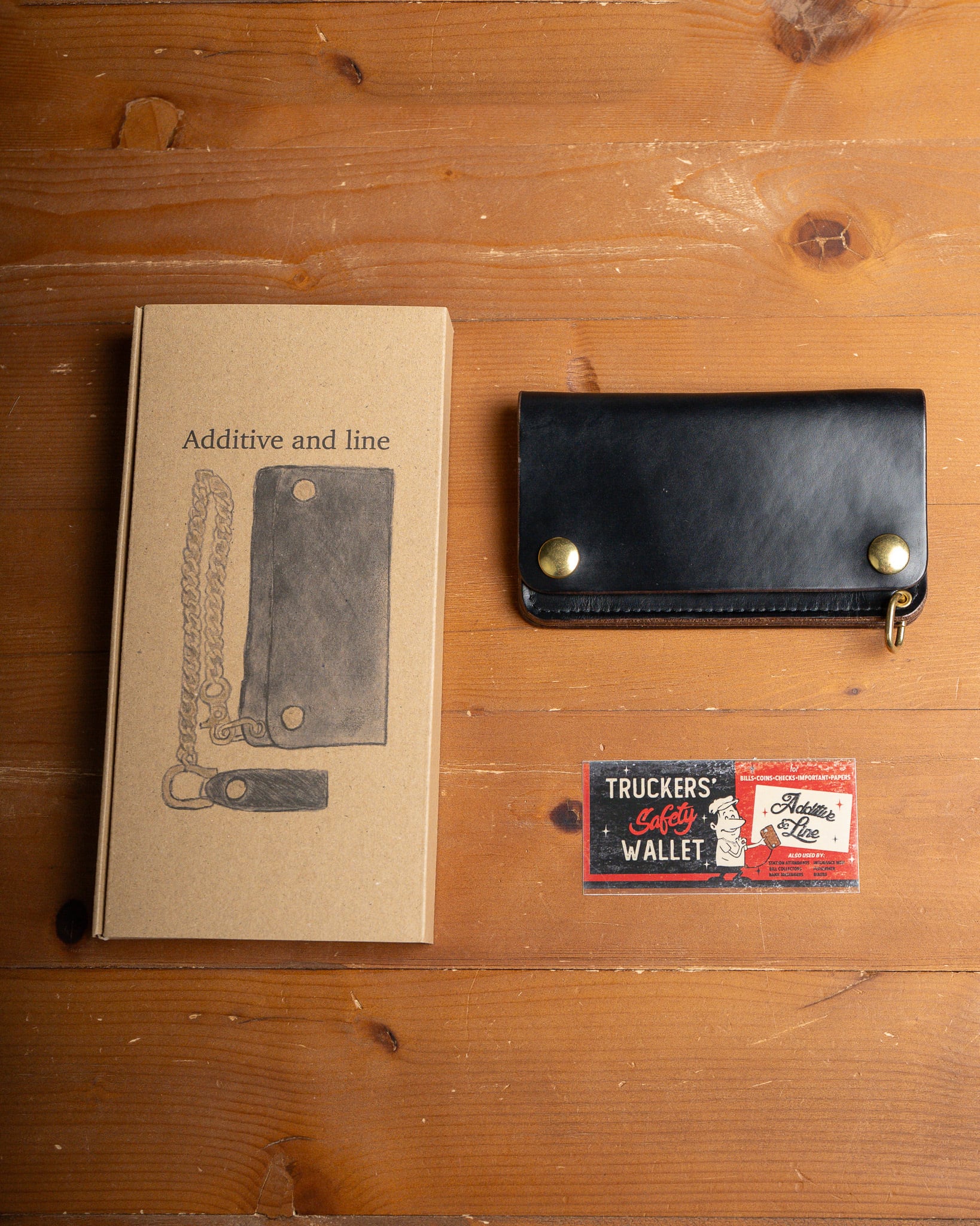 Additive and Line】Middle Tracker Wallet TWM-004 Horween