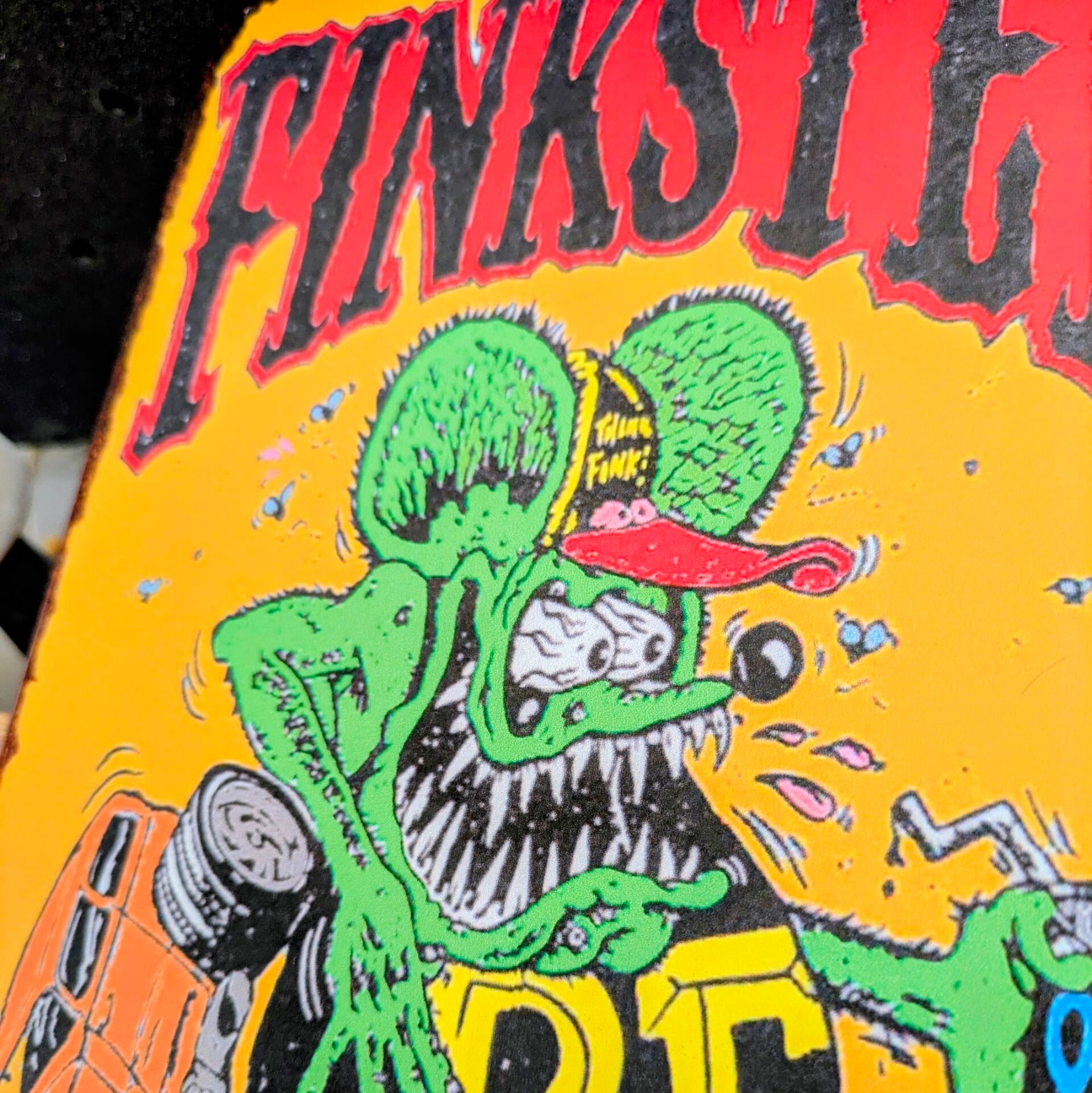 送料無料!ちょうどいいブリキ看板 【 RAT FINK ( ラットフィンク ) 】 『 FINKSTER 』METAL SIGN / メタルサイン / ブリキ看板 / サインボード / ビンテージ加工〚アメリカン雑貨 アメトイ〛