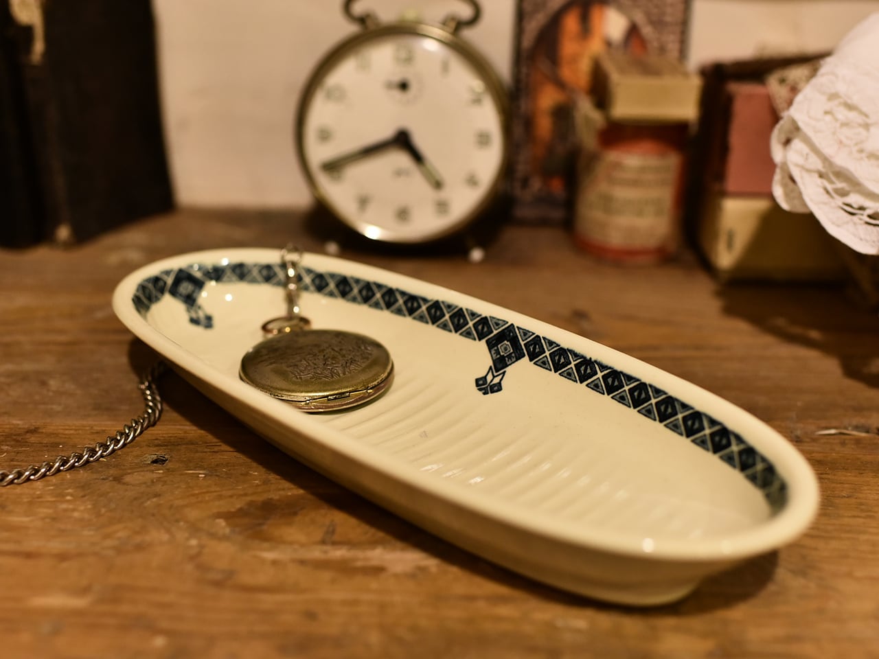 St Amand製 陶器のソープディッシュ フレンチアンティーク