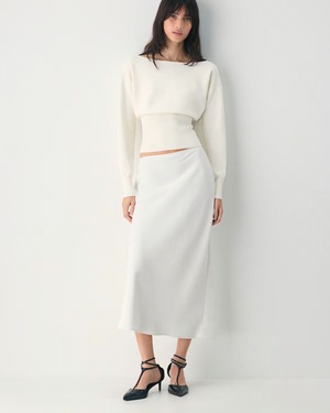 Waist Fit Boat Neck Knit Top
