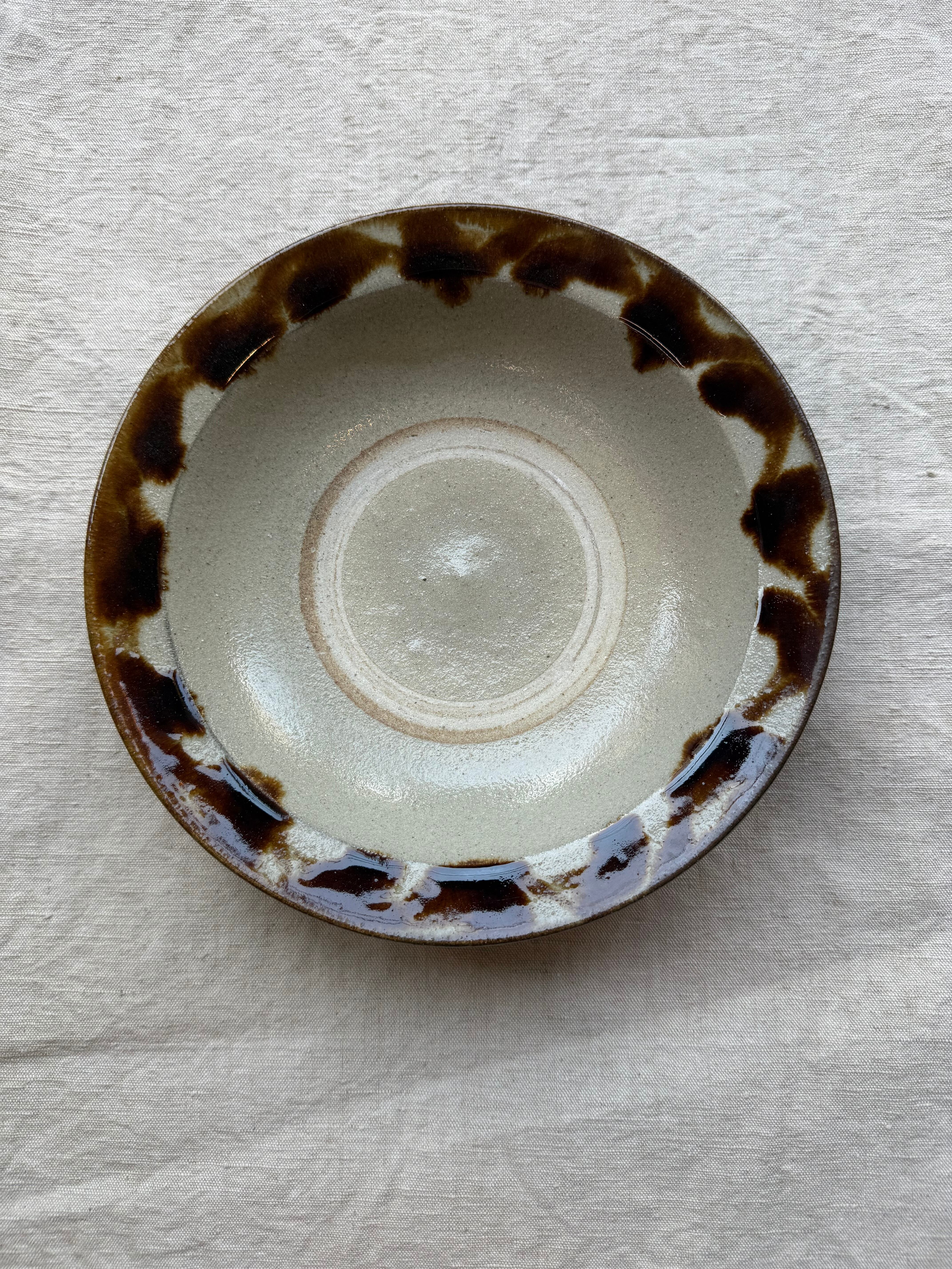 横田屋窯 8寸 フチ皿 飴