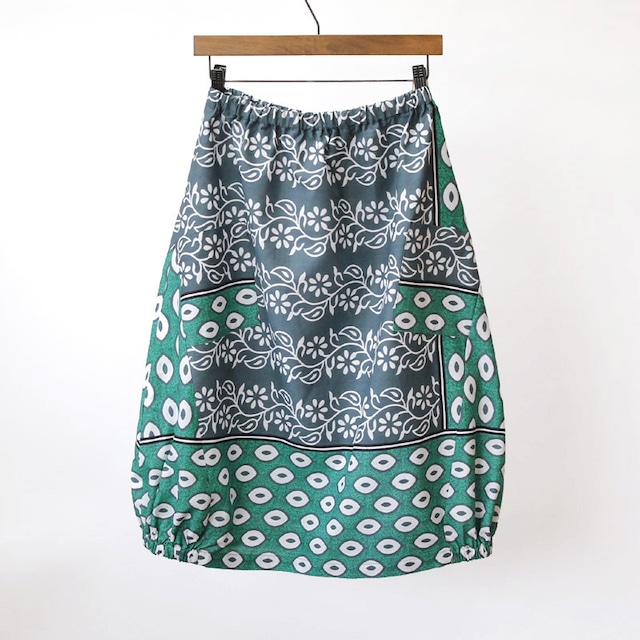 アフリカ布のバルーンスカート（カンガスカート）コクーンスカート アシンメトリー