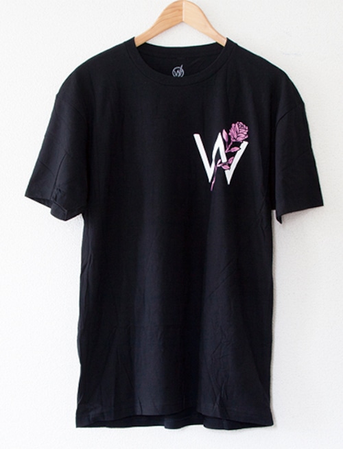 【SLEEPING WITH SIRENS】Pink Rose T-Shirts (Black)