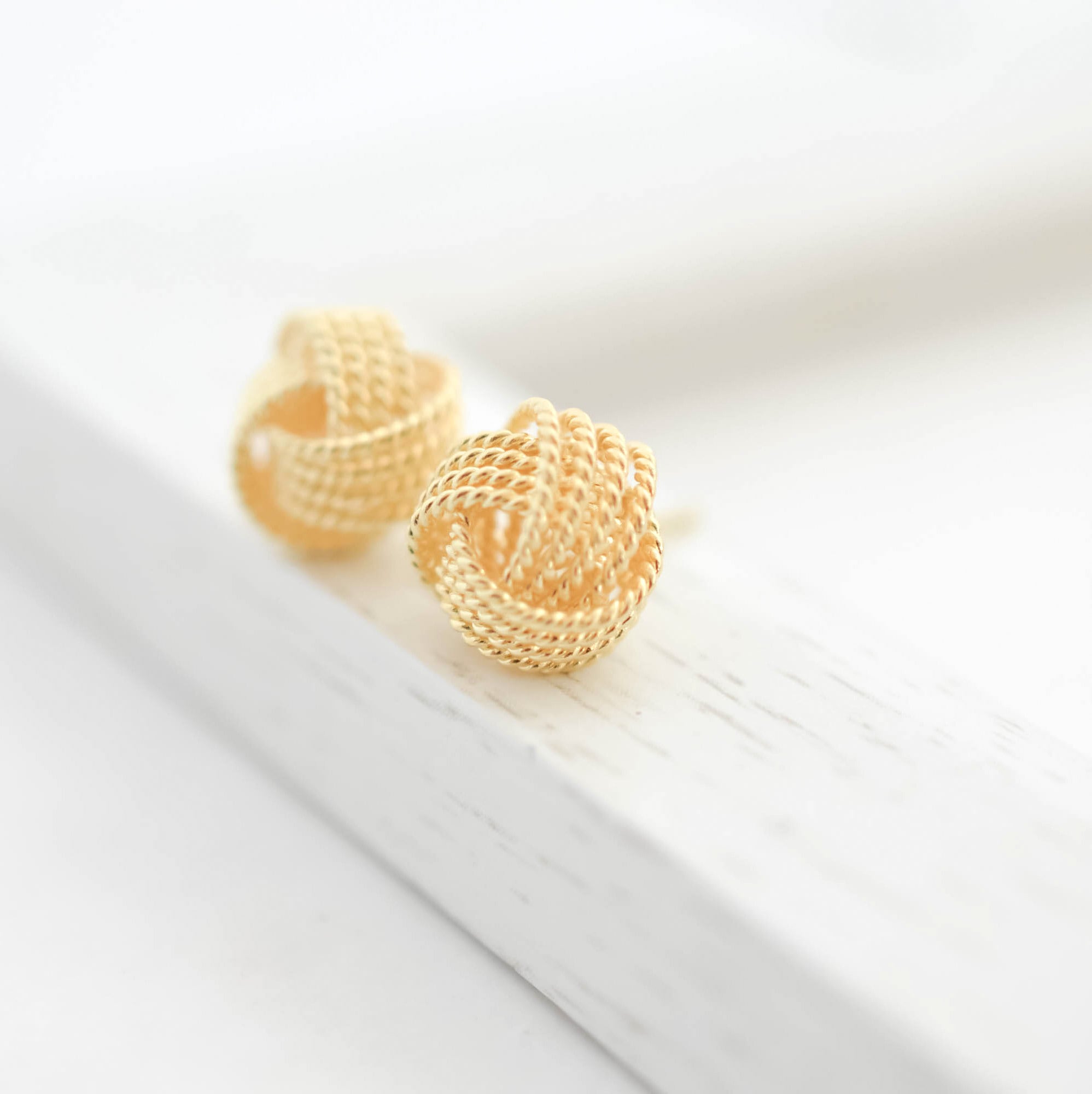 Twist Gold Pierce（ピアス/イヤリング） | naotjewelry 身に付ける