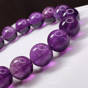 透明度、色合いが綺麗なパープルフローライトブレスレット