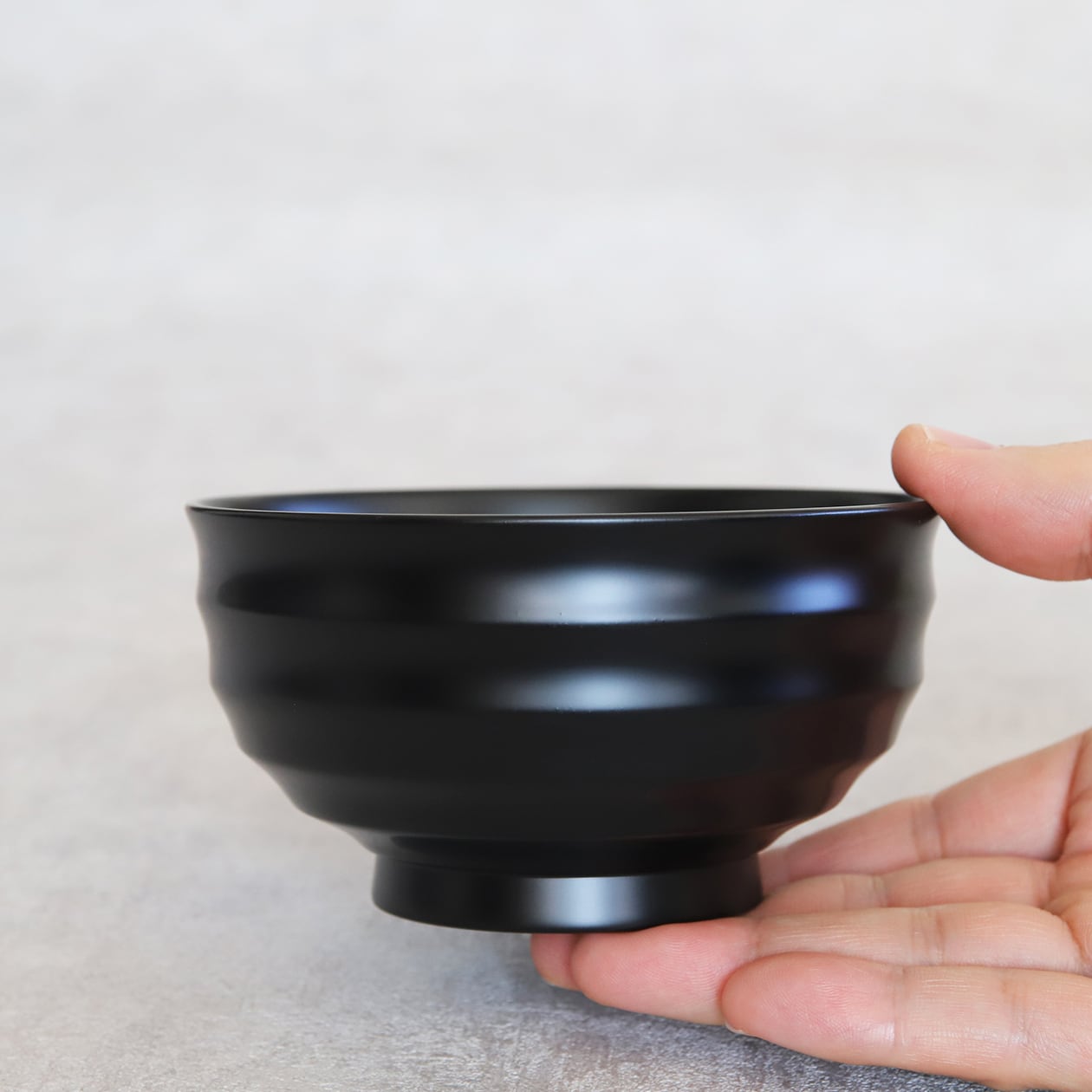 毎日のお味噌汁やスープ用としてベストサイズ。シンプルで形状も