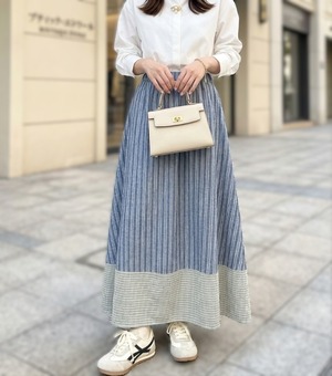スカート ロングスカート Aラインスカート レディース フレアスカート ボトムス ストライプスカート カジュアル 大人 おしゃれ 大人可愛い とろみ感 ストライプ 春 夏 秋 デート お出かけ 休日 旅行 普段使い 脚長 送料無料 S M L XL ブラック ブルー