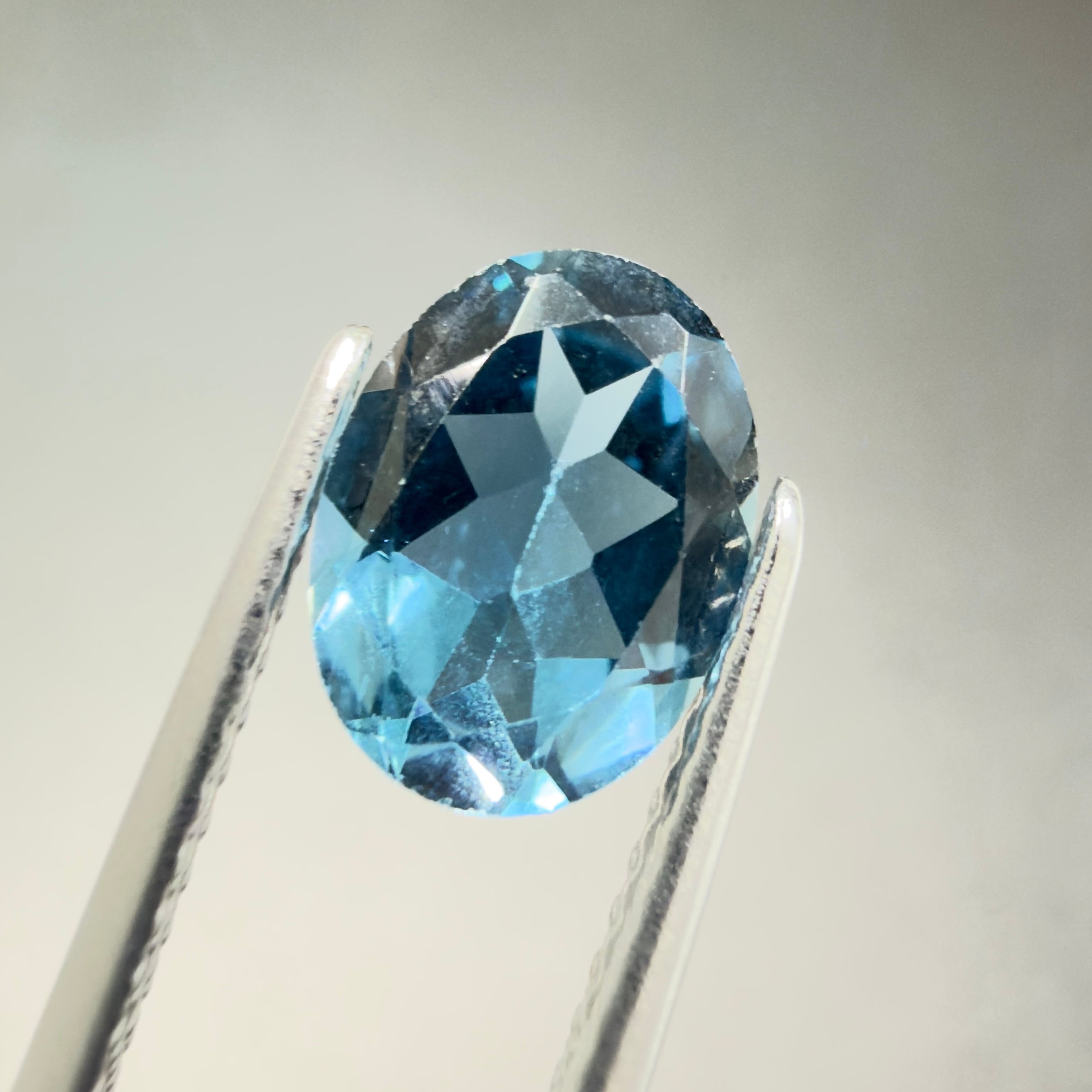 スモーキークォーツ スモーキークォーツ】 ルース 8.32ct | たからいしルース オンライン