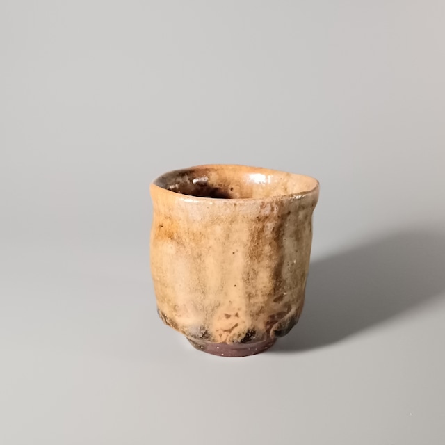 備前胡麻酒呑　Bizen sake cup