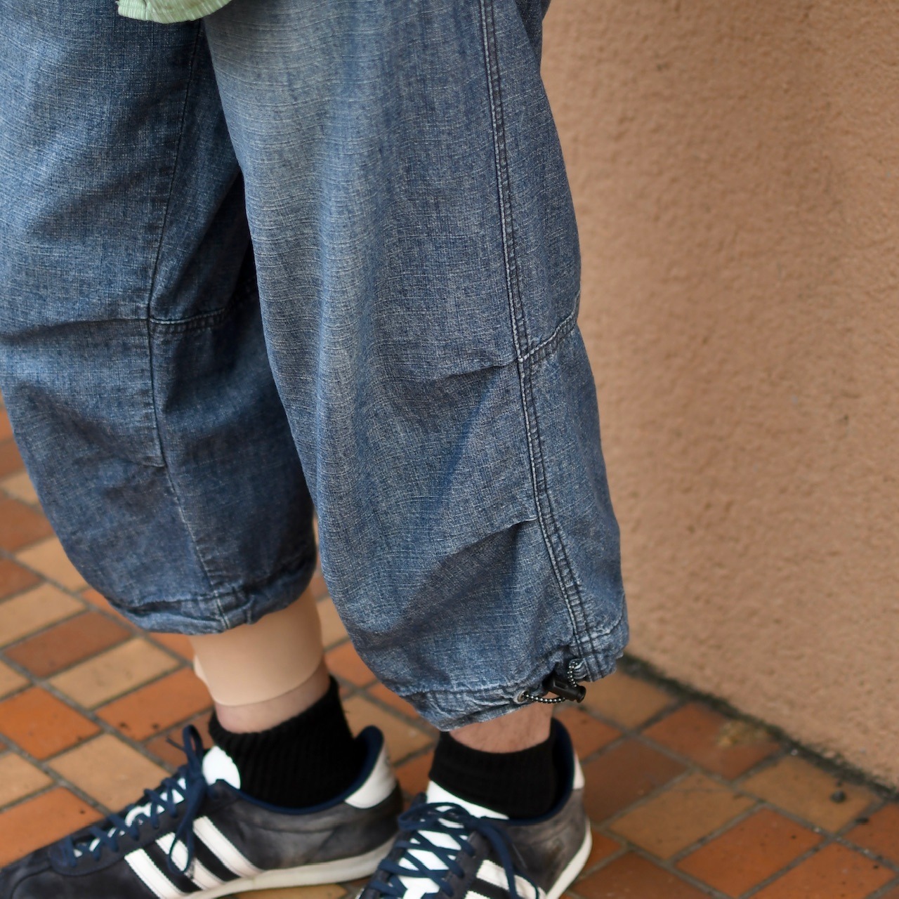 gimmick indigo chambray cropped pants