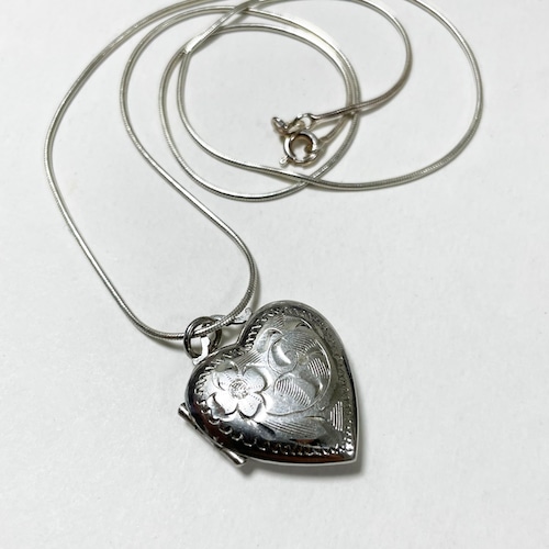 Vintage 925 Silver Carved Heart Locket  Pendant Necklace