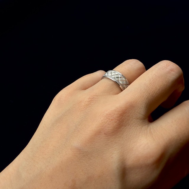 Vintage Engraved Crosshatch Band Ring