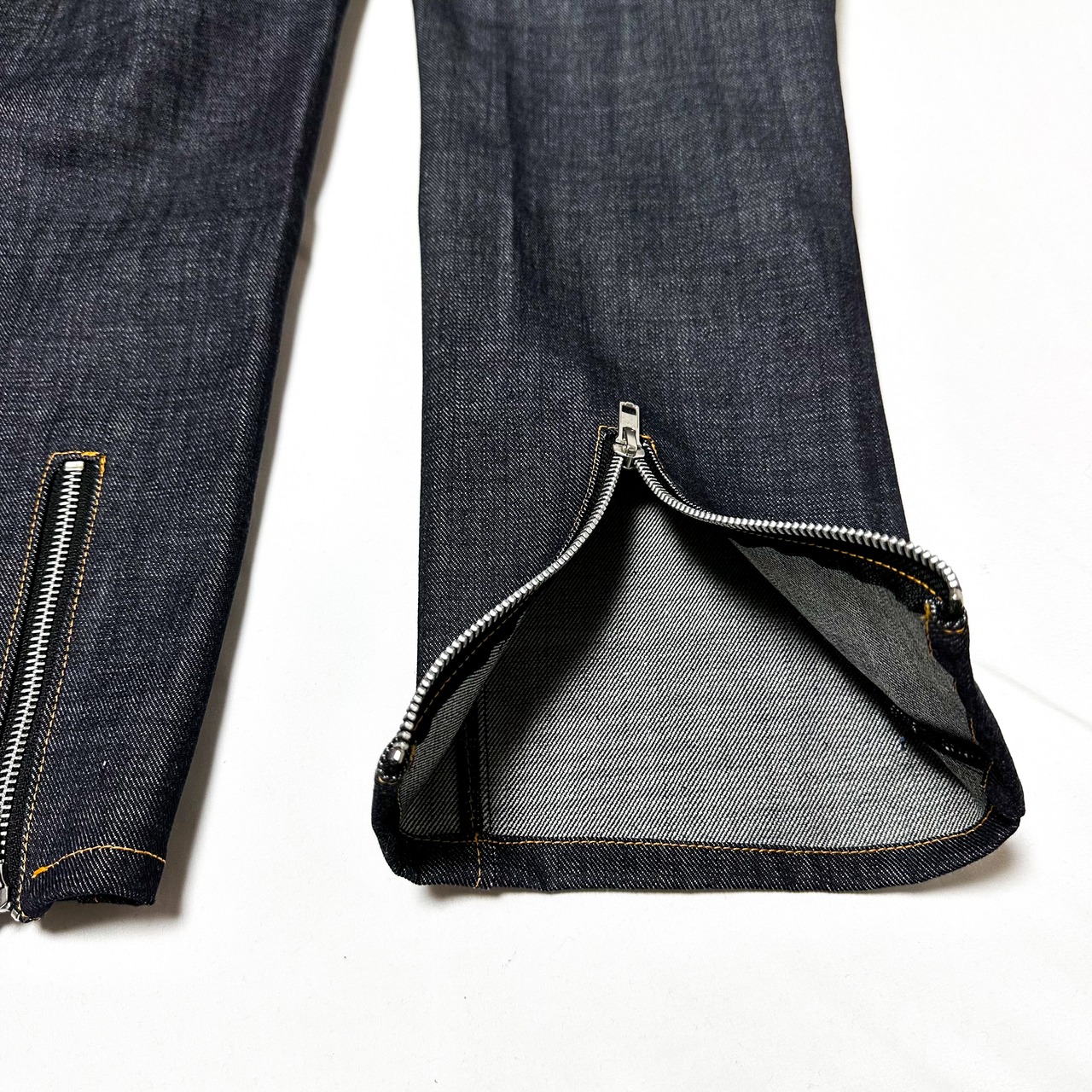 UNFINISHED 岡山デニムダメージパンツ24059