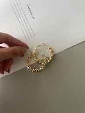 twist chip hoop pierce