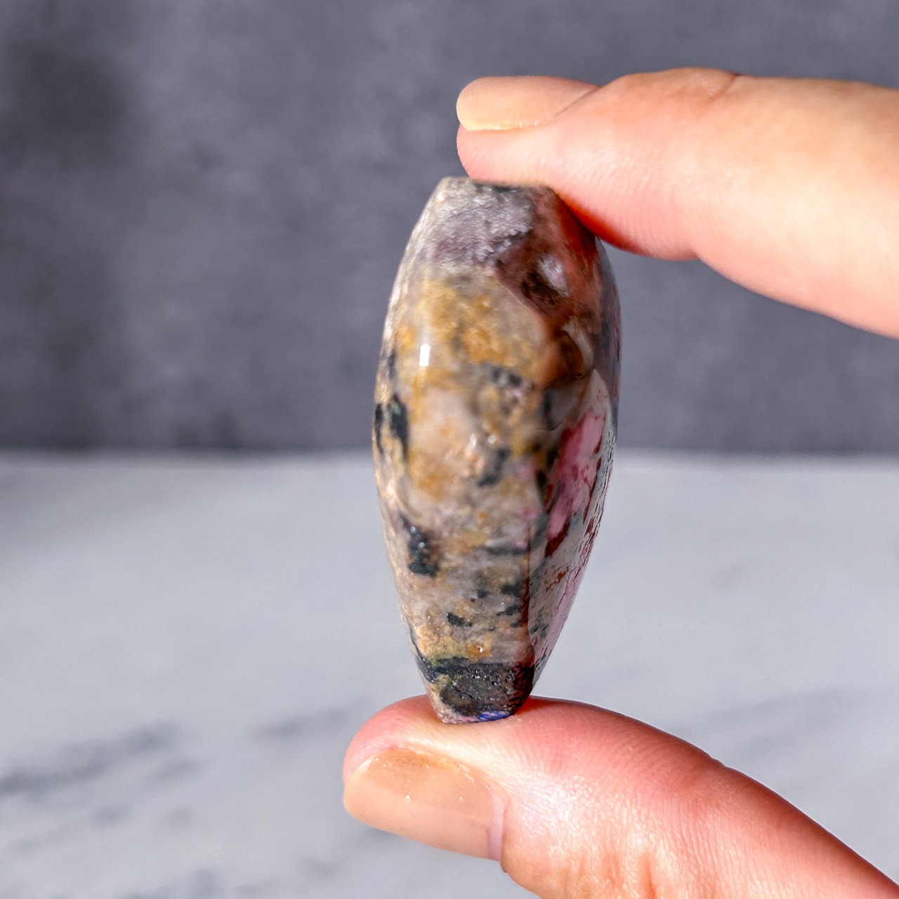 ピンクコバルトカルサイト in ラピスラズリ ハート