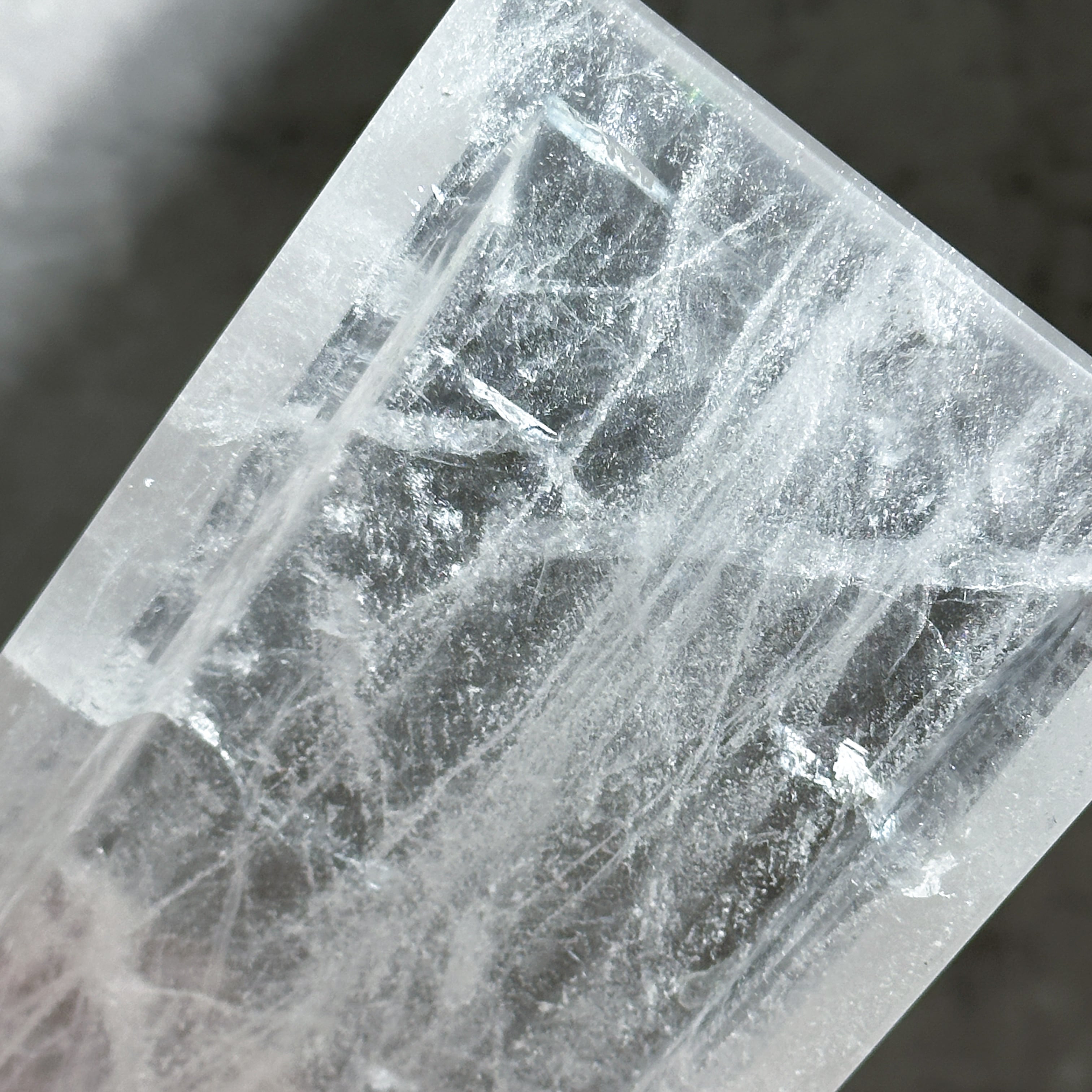☘️❤︎虹入り❤︎高透明 水晶（クリアクォーツ）フリーフォーム 天然石 虹◎クリアクォーツのトレー02◇ Clear Quartz ◇ 天然石・鉱物