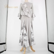 社交ダンス 衣装 スタンダード 上下セット ツーピース レッスンウェア パーティ衣装 ICHIOKU イチオク シルバー系 ブラック系 黒 銀 花柄 アウトドアイベント 発表会 踊りやすい おしゃれ 母の日 ギフト プレゼント フィット感 伸縮性 パーティー用 衣装セット ストレッチ素材 シック デザイン 体型カバー レッスン用 コーディネート かっこいい フラワープリント リーズナブル