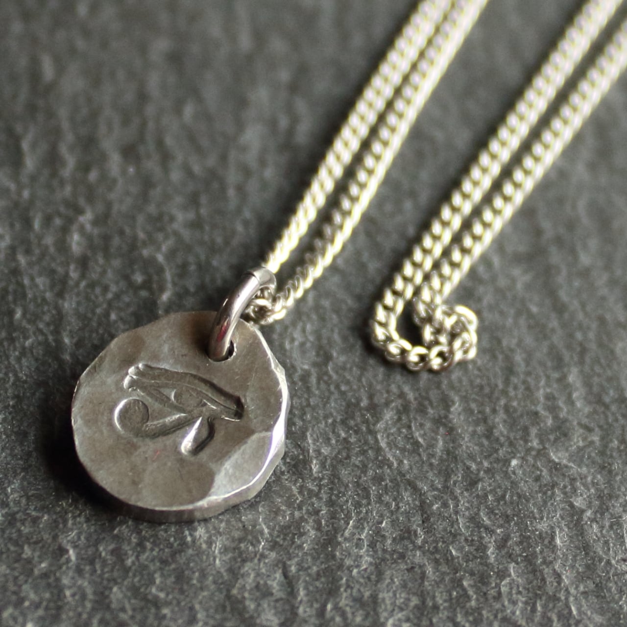【Stamp Tin Necklace #Horus】