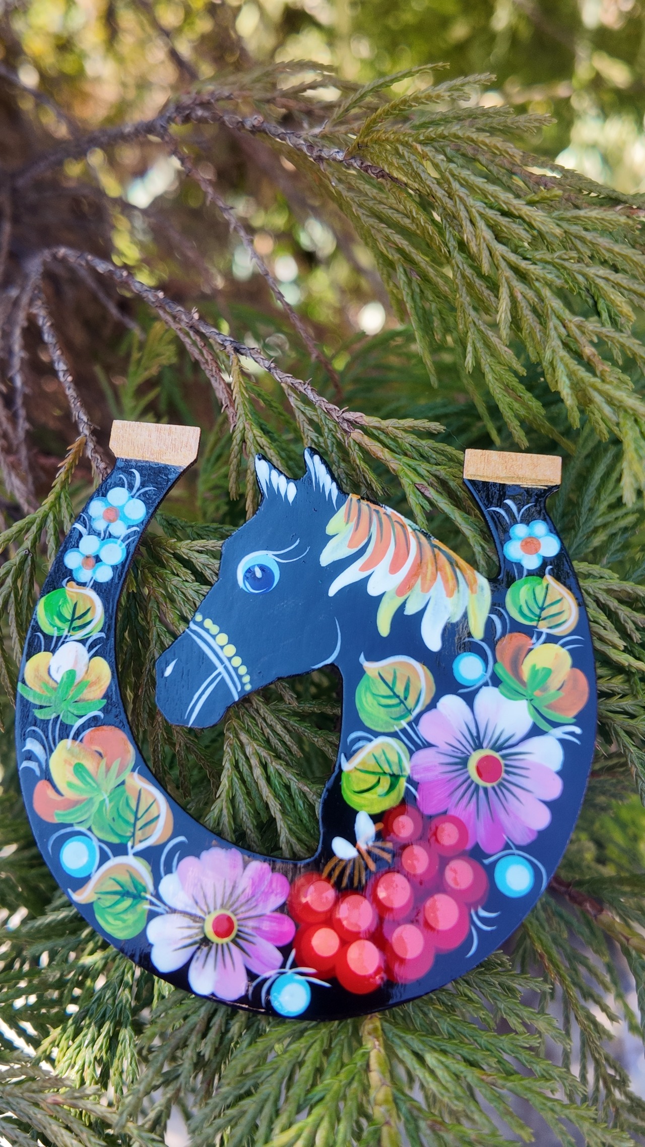 ウクライナ伝統絵画 ペトリキウカ塗り 木製ブローチ（ホメンコ作）馬 - 2