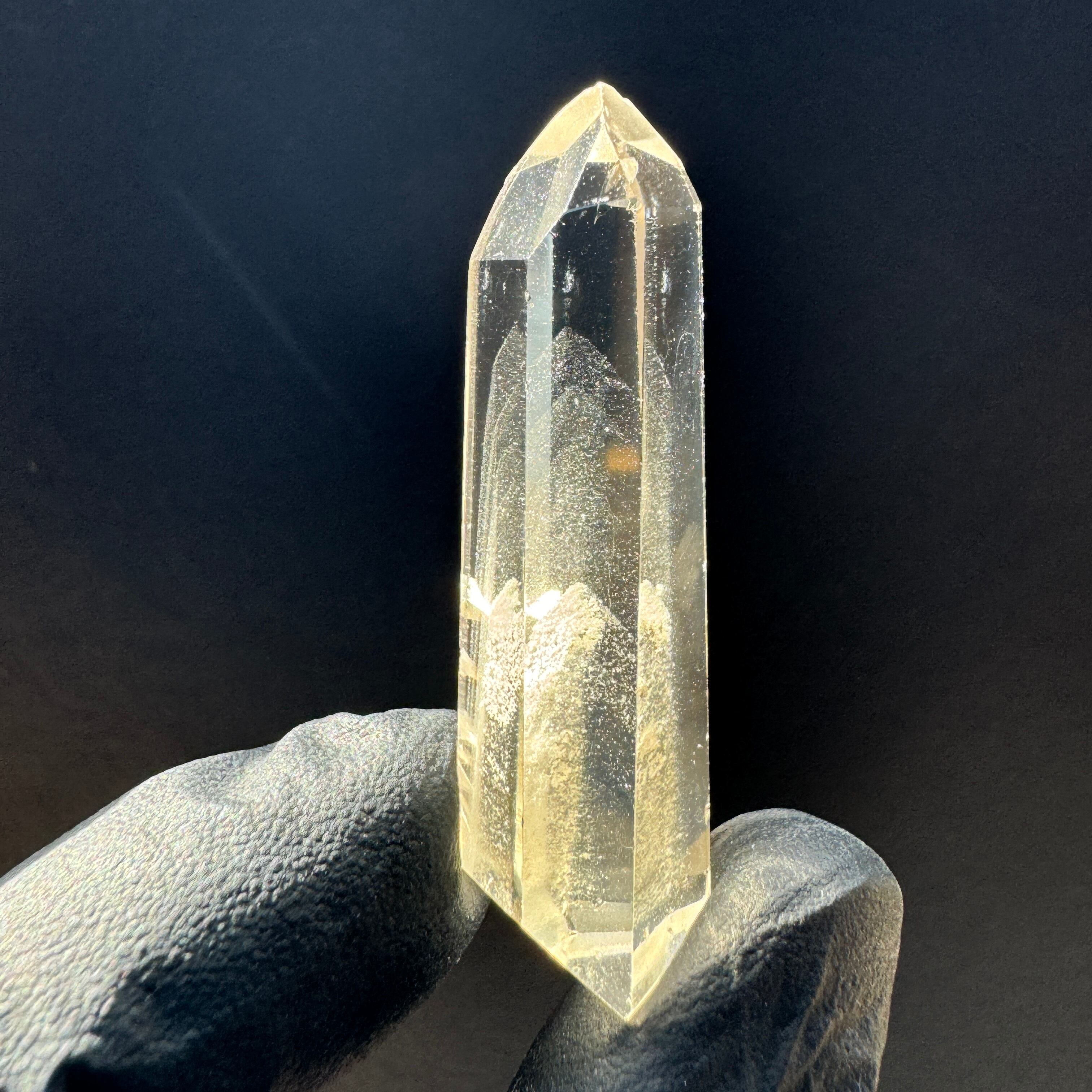 ブラジル産ファントムクォーツ ホワイトファントムクォーツ（高品質