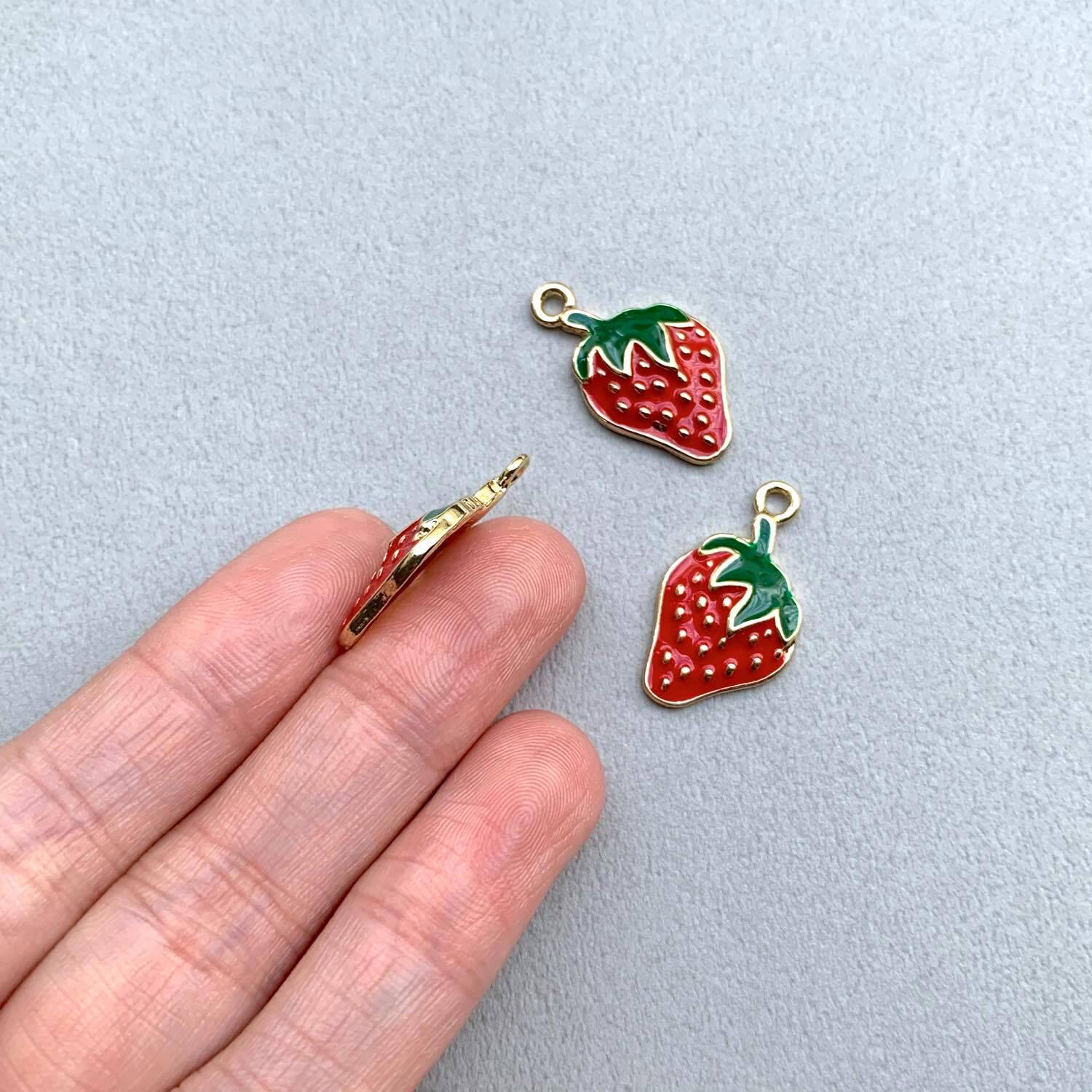 再入荷〉いちごメタルチャーム | Dua-アクセサリーパーツショップ