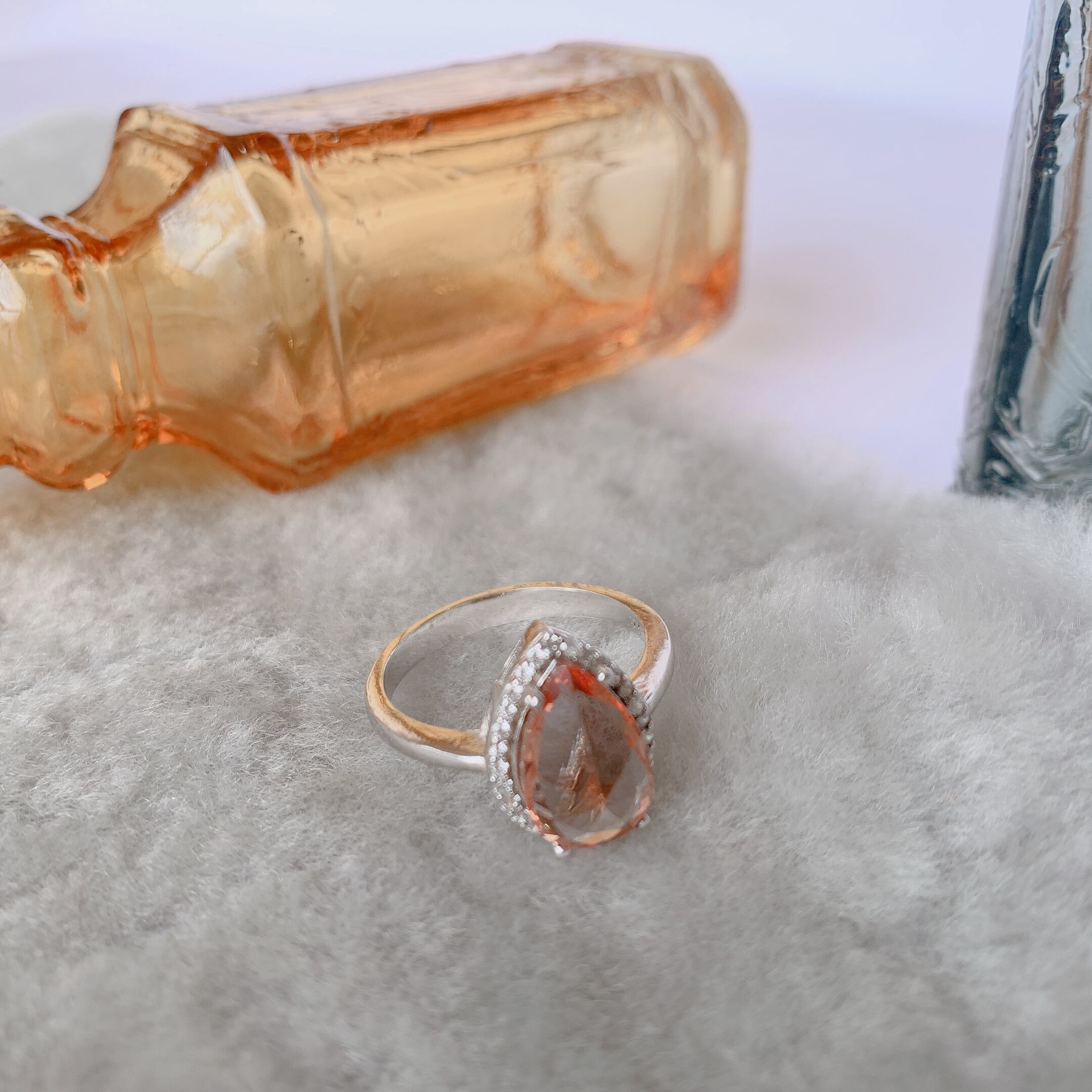 カラーチェンジする不思議な石ꇐズルタナイト リング | Pay ID