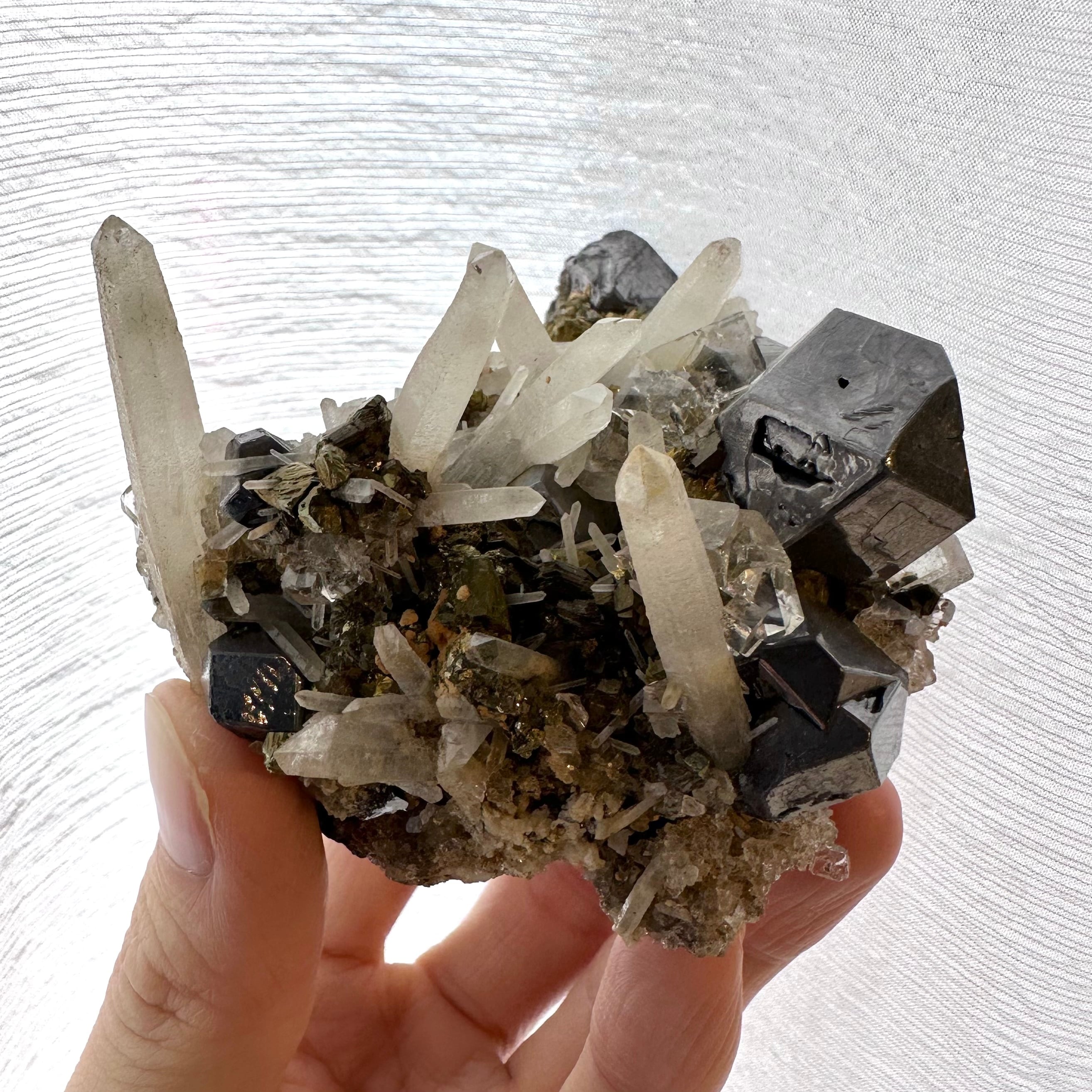 フローライト / ガレナ / パイライト / クォーツ【Fluorite with