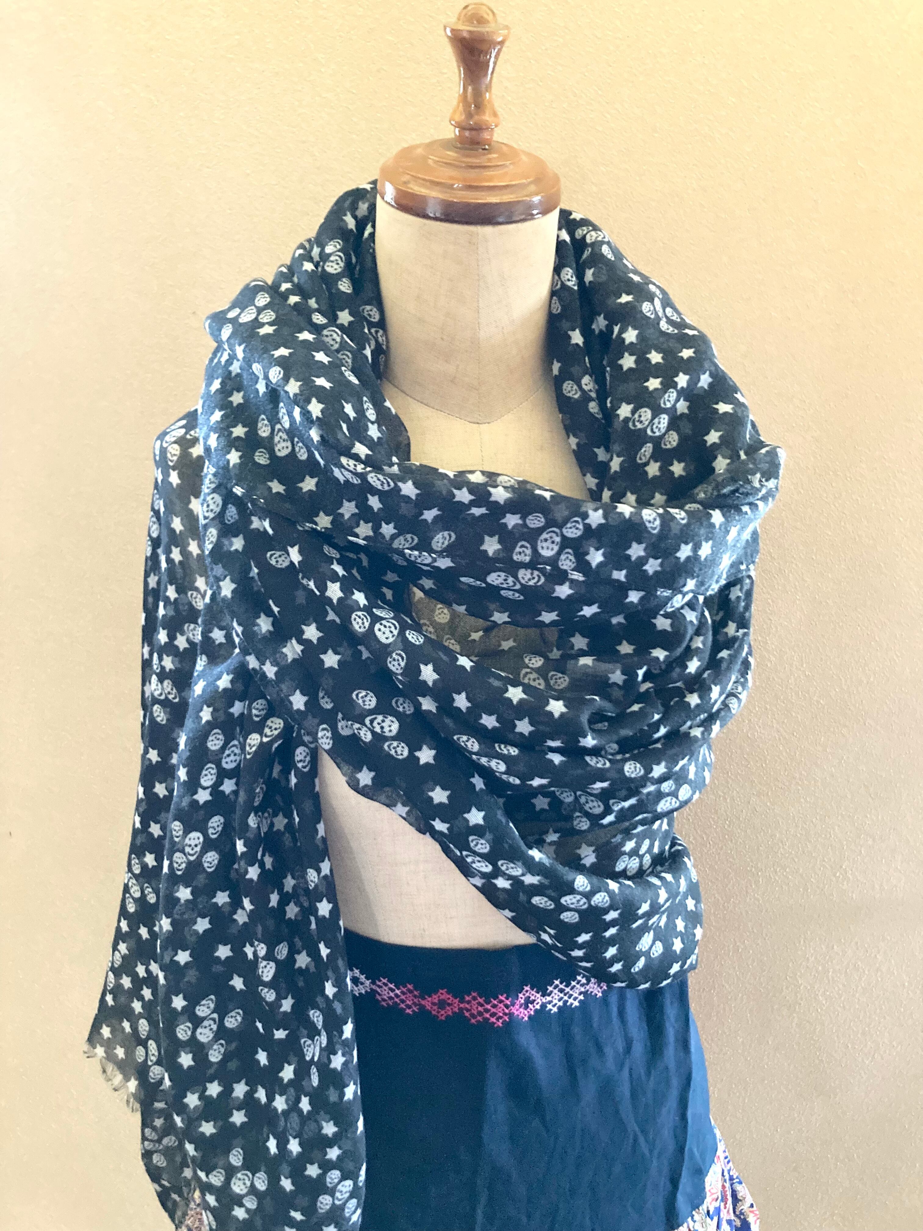 洗える大判ストール ブラック スター＆スカル柄 | 世界の輸入雑貨