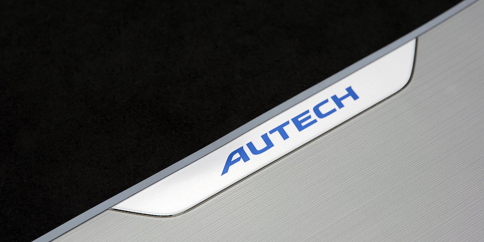 AUTECH ドアインナープロテクター (日産リーフ ZE1) (AUTECHロゴ入り 1台分) | AUTECH collection  powered by BASE