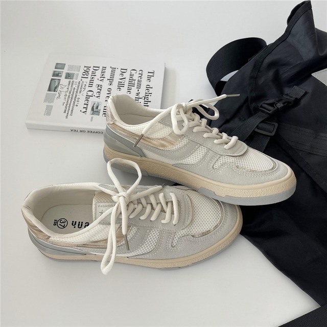 line design sneaker 2412