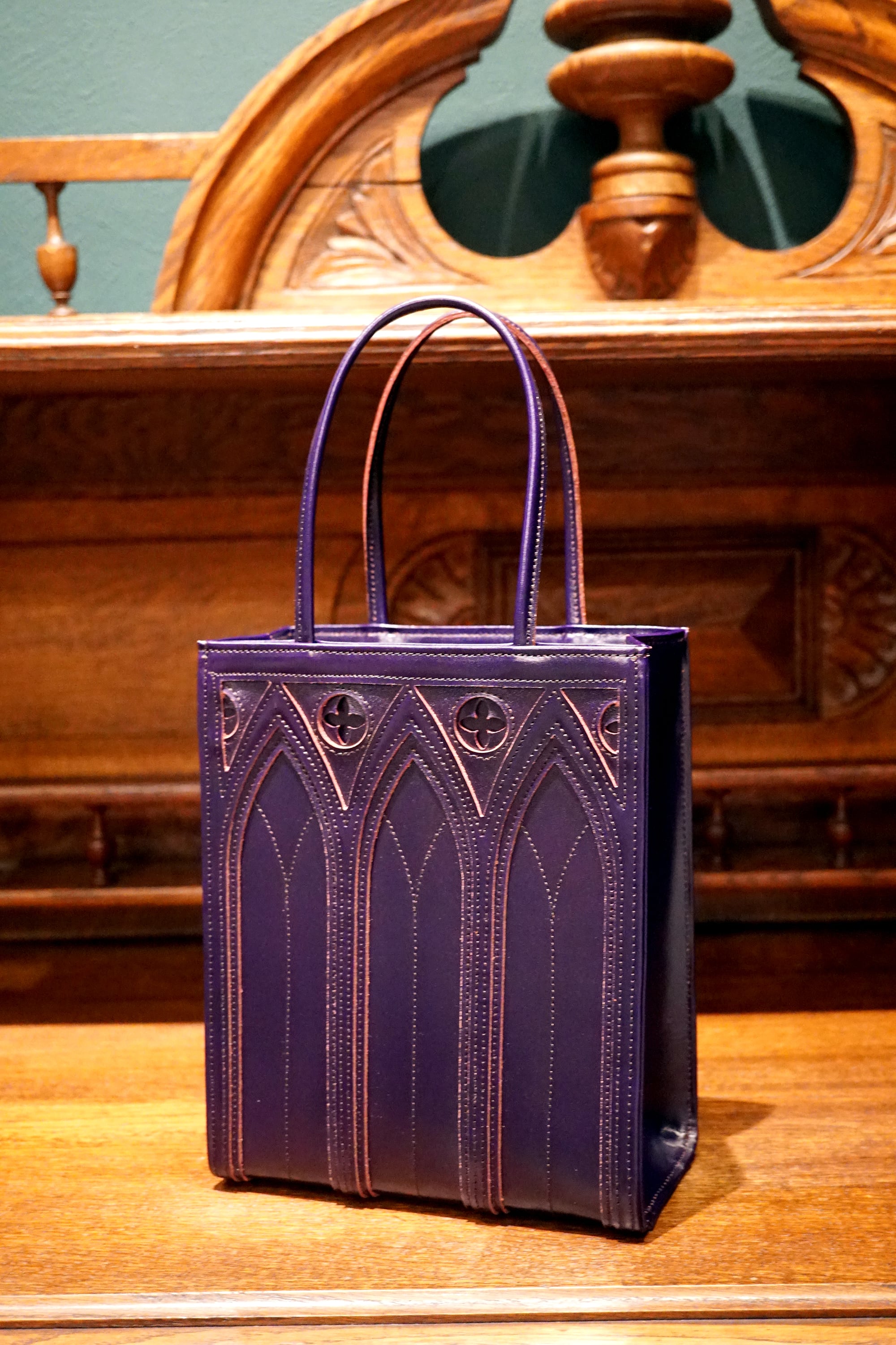 中世ゴシック建築モチーフの「カテドラルバッグ1C」（本革製）／ヴァイオレット violet cathedral bag