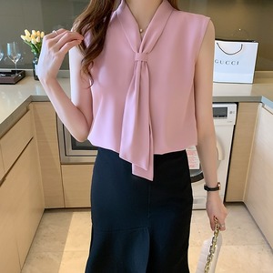 トップス レディース 送料無料 2色 ブラウス シャツ リボン ボウタイ Vネック 袖なし ノースリーブ ポリエステル 単色 透け感 こなれ感 抜け感 ガーリー かわいい 可愛い 涼し 通気性 キュート 上品 エレガント きれいめ ラブリー 女の子 お洒落 おしゃれ 春 春服 夏 夏服 10代 20代 デート おでかけ モテ 女子会 普段使い 着回し 重ね着 定番 韓国系 ホワイト ピンク S M L XL オルチャン