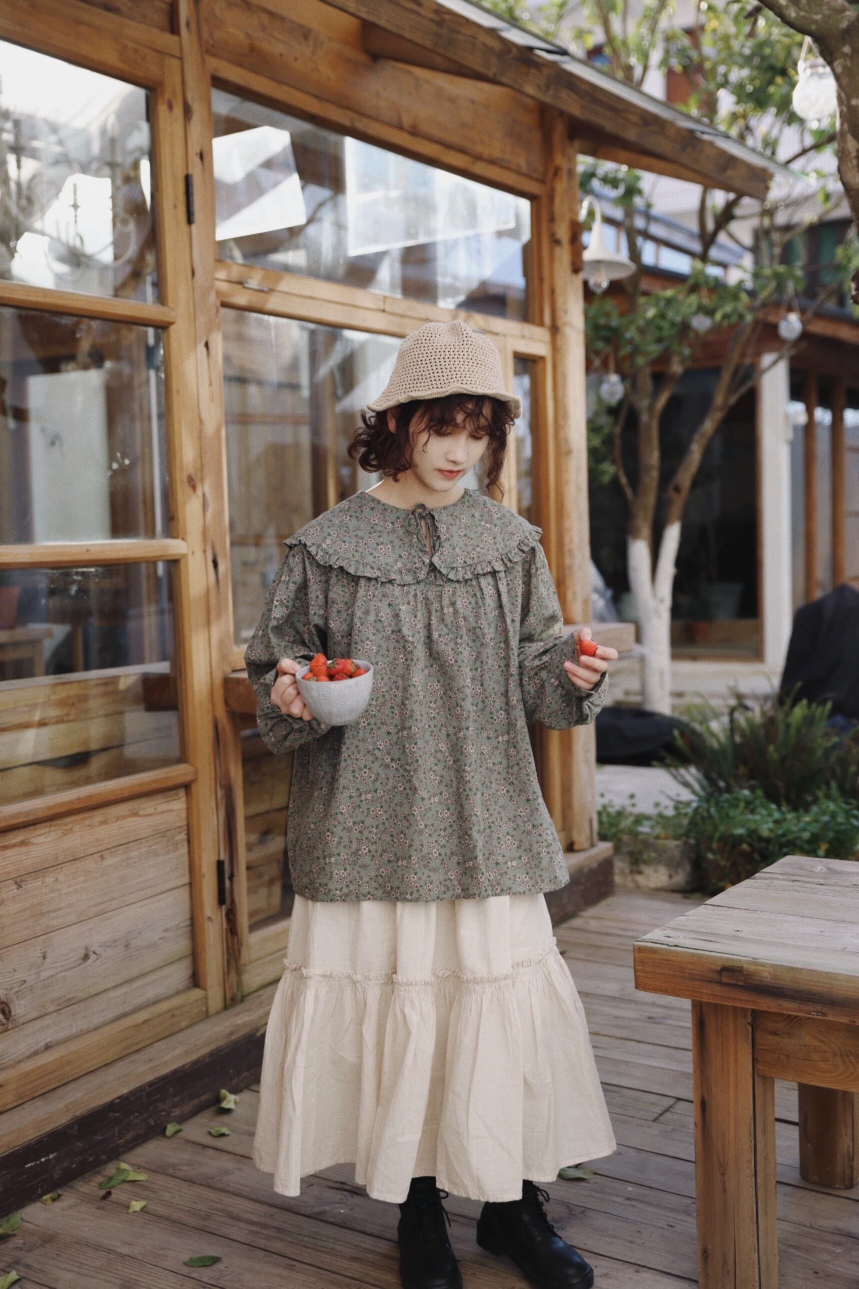 送料無料 レトロ森ガール 小花柄ブラウス カジュアル かわいい 通学 学生 トップス フリル襟 Lamitte Deco トレンド 韓国ファッション ショップ Base店