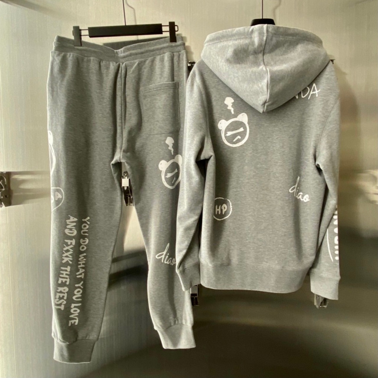 【HIPANDA ハイパンダ】メンズ スウェット パンツ MEN’S HIPANDA GRAFFITI SWEAT PANTS / GRAY