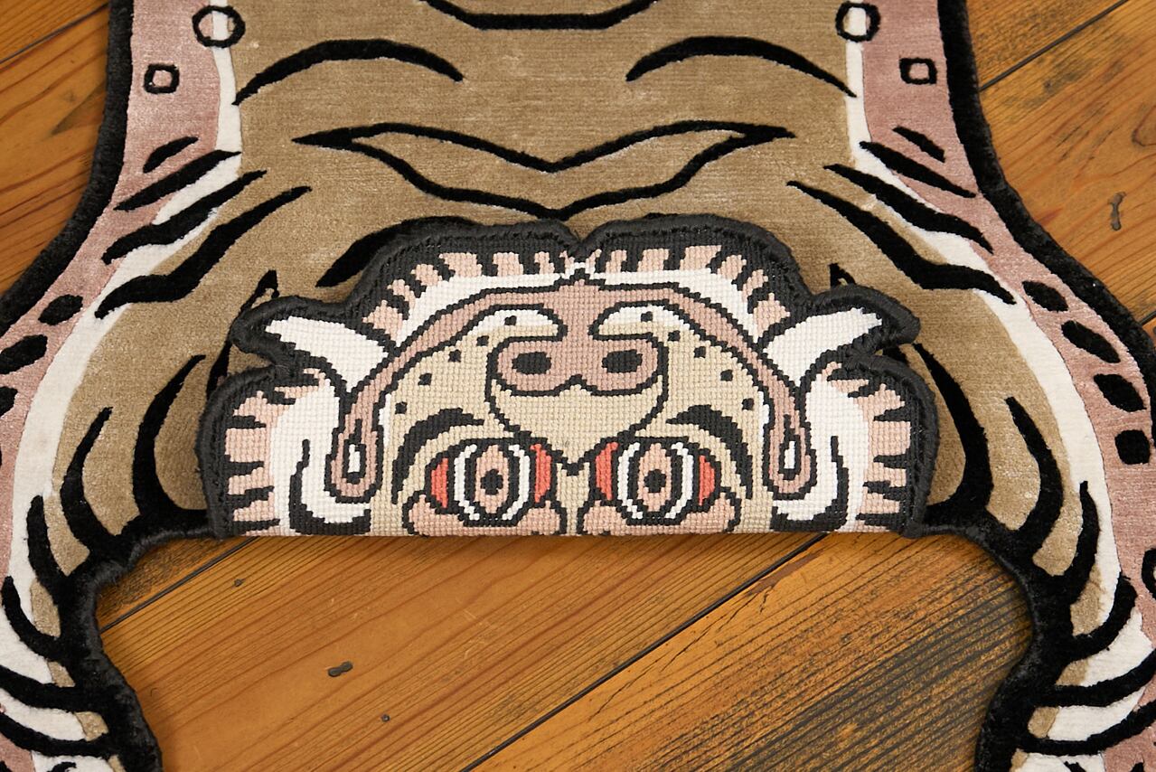 Tibetan Tiger Rug 《Sサイズ•シルク・オリジナル2・ナチュラルサンド