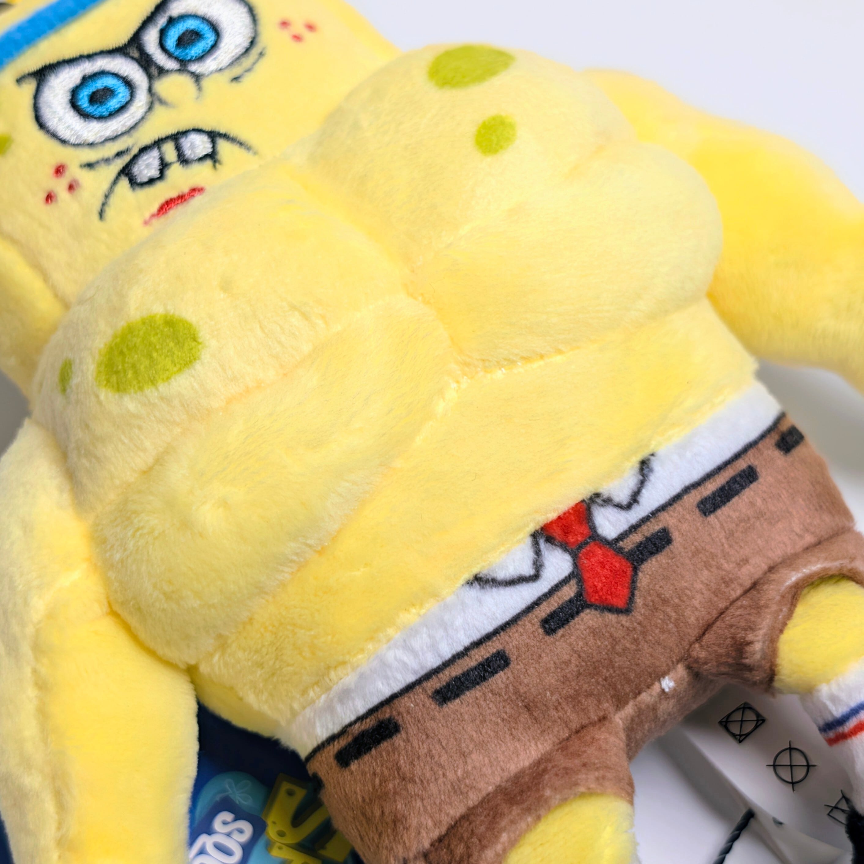 【 SpongeBob SquarePants ( スポンジボブ ) 】スポンジボブ ムキムキマッチョver. / ぬいぐるみキーホルダー / プラッシュキーホルダー / マスコット 〚アメリカン雑貨 アメトイ〛