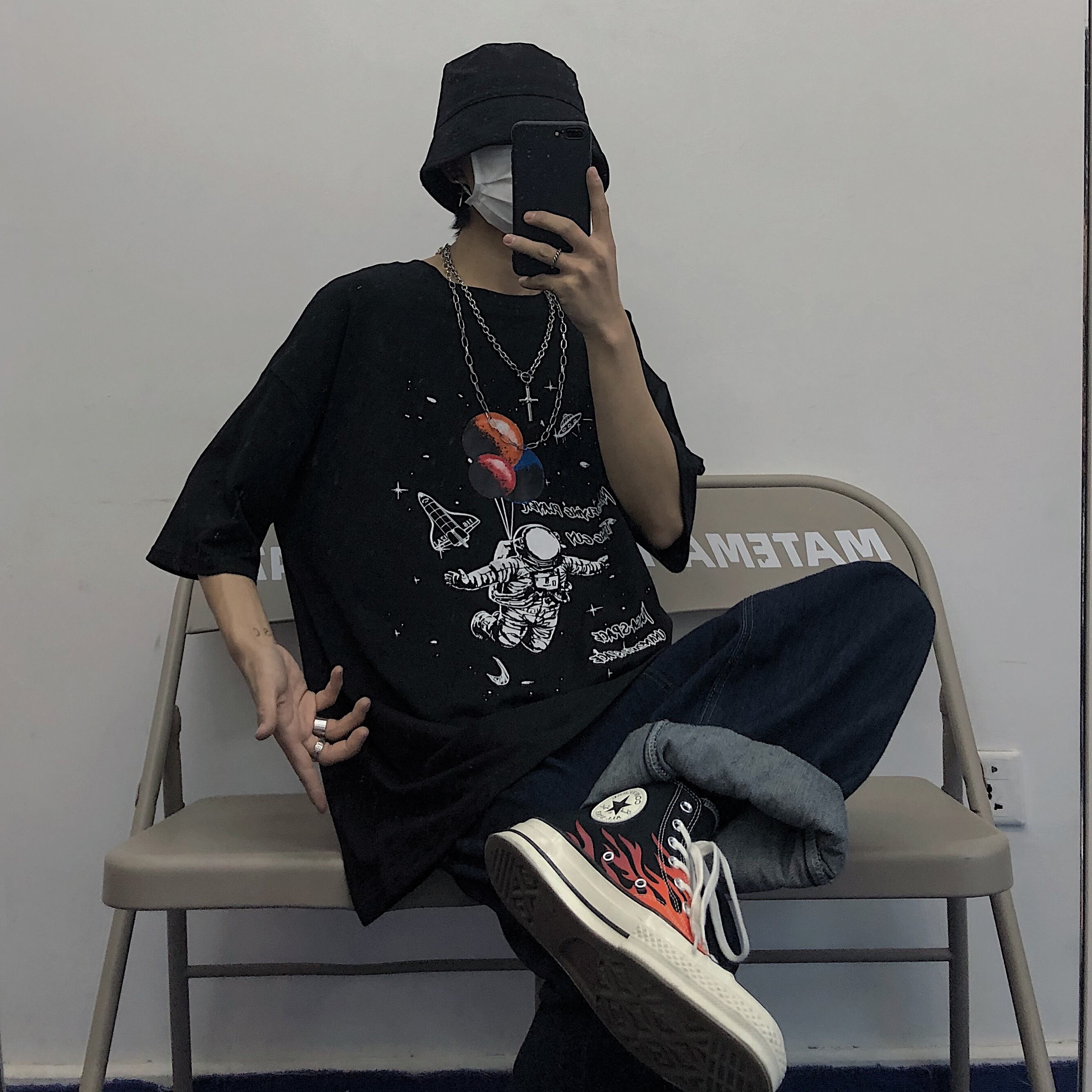 送料無料】KOREAアースプラネットプリントルーズ半袖スリーブTシャツ