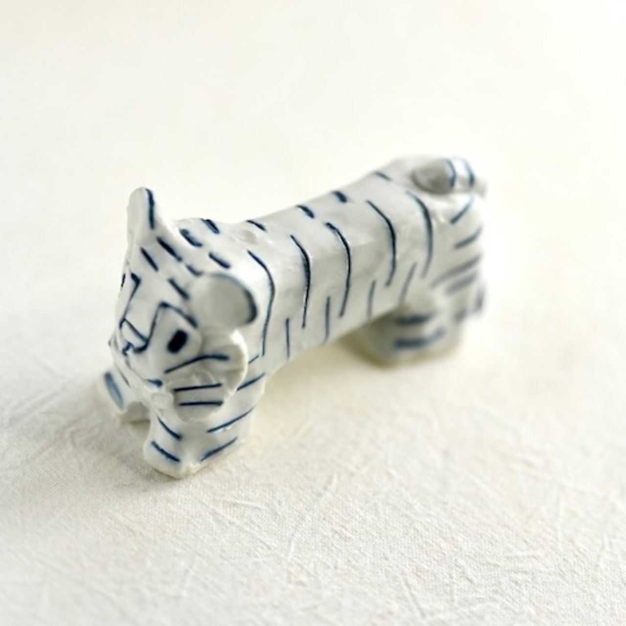 村田菜穂美 干支 染ライン 白とら