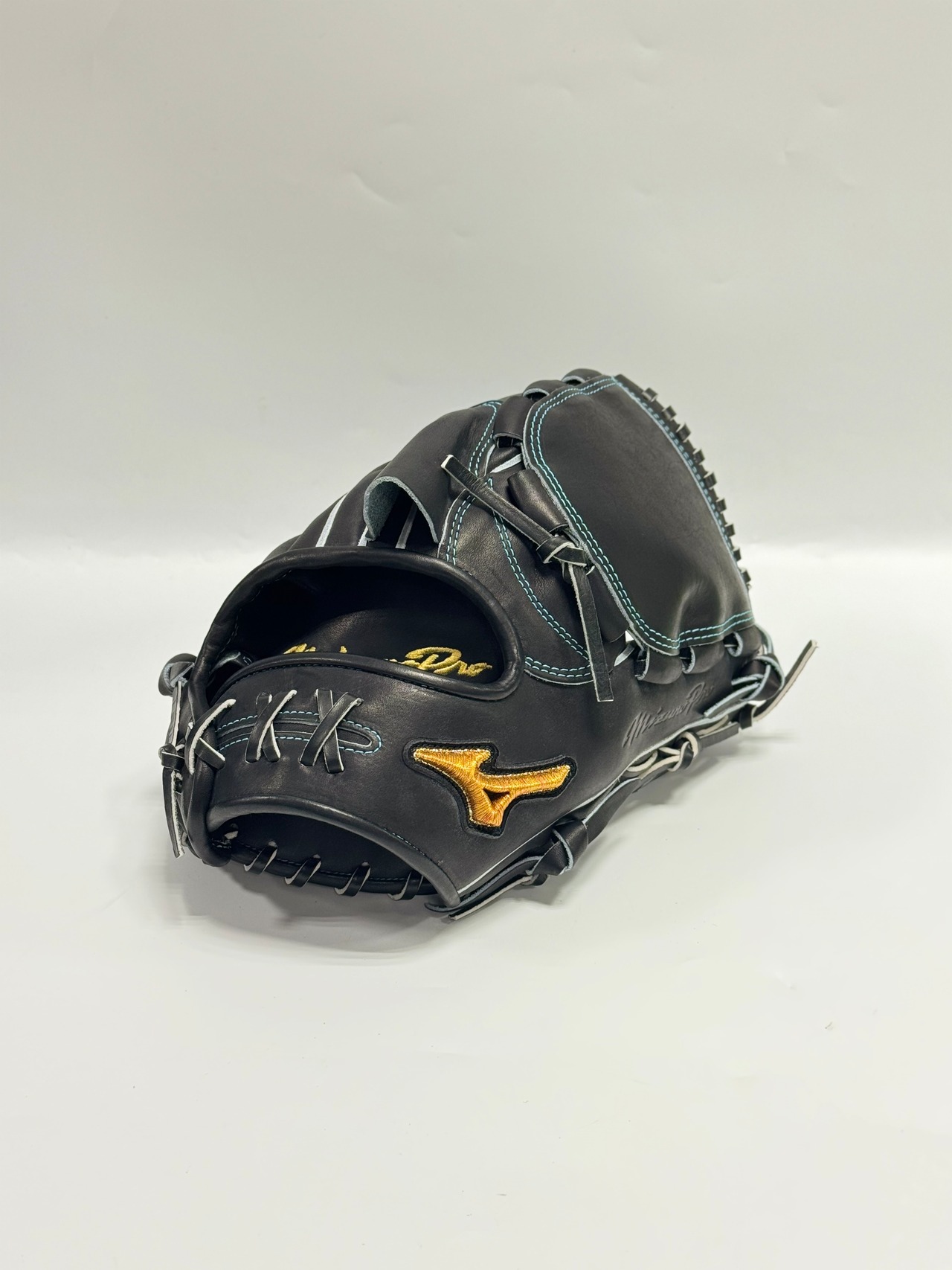 MIZUNO PROｰミズノプロ　数量限定硬式グラブ　Crafted Edition 右投げ用　宮城大弥選手モデル　ブラック×中白ブラック　サイズ11 タータン0・画像2
