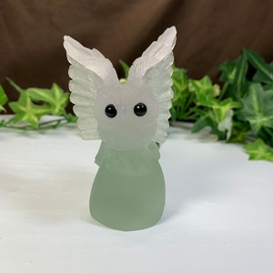 1.繊細な彫刻☆可愛いフローライトフクロウ