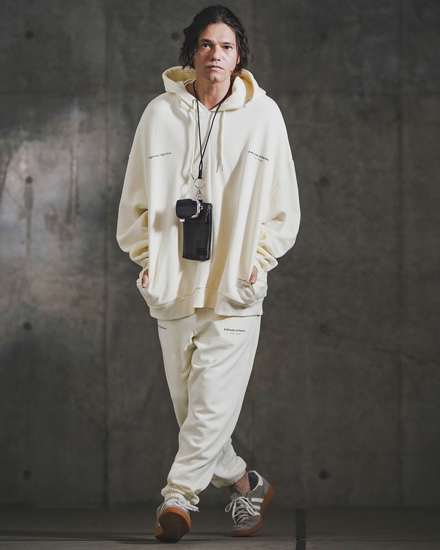 【GLIMCLAP】ポイントグラフィック スウェットフーディー　(192-057-gla-cf)