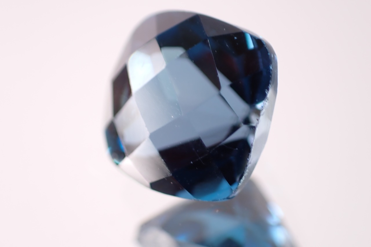ブルートパーズ(簡易ソーティング付)　3.271ct　[C10‐227]