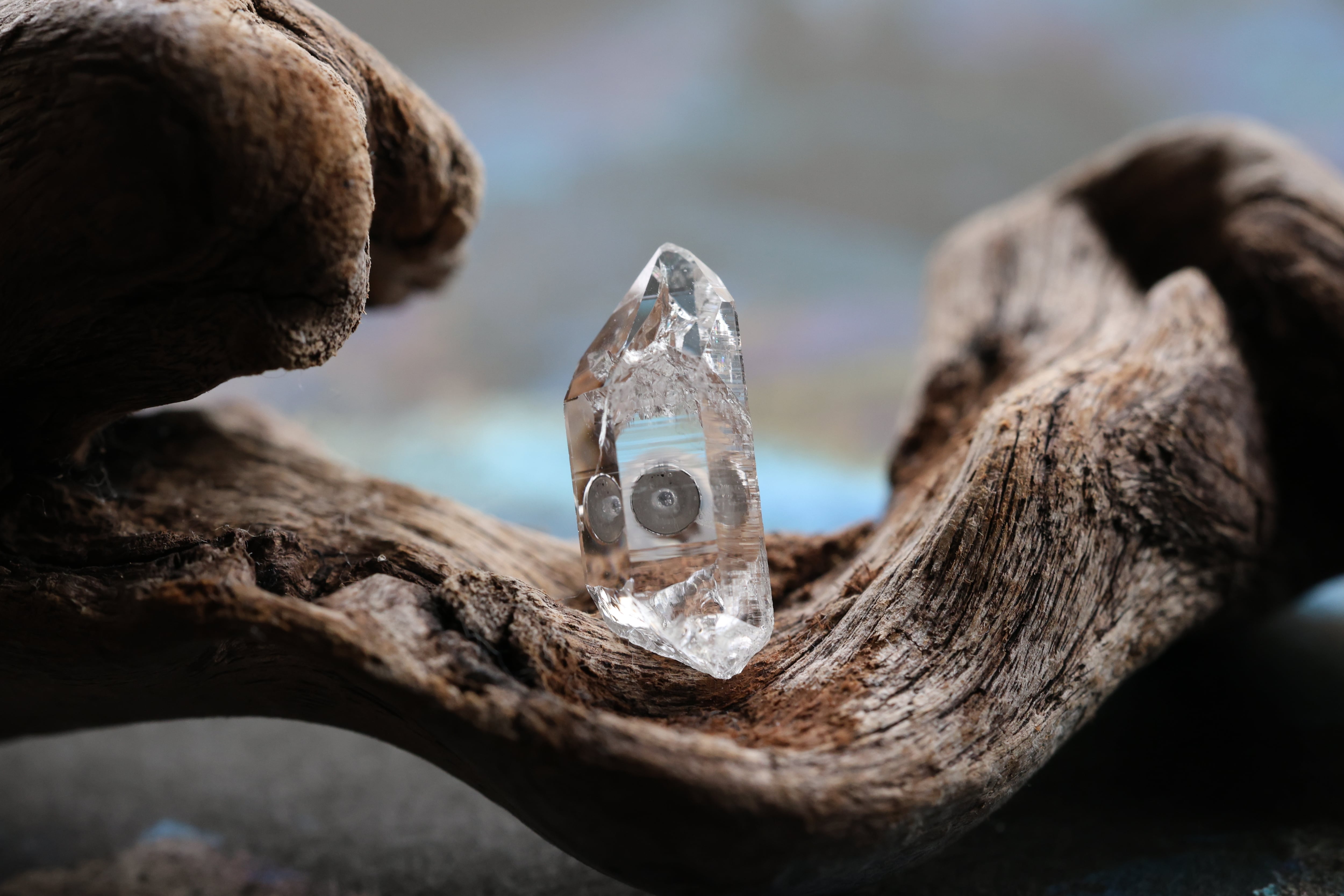 ヒマラヤ水晶 片耳ピアス マニハール産 | 石垣島の夜光貝アクセサリー