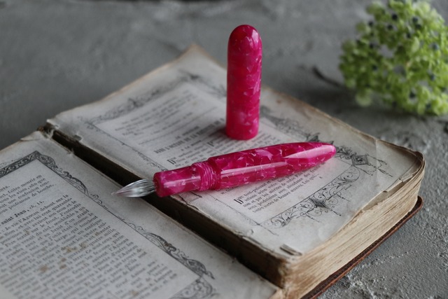 「Pinot mini・フランボワーズアイス」Viriditas手作りキャップ付きガラスペン