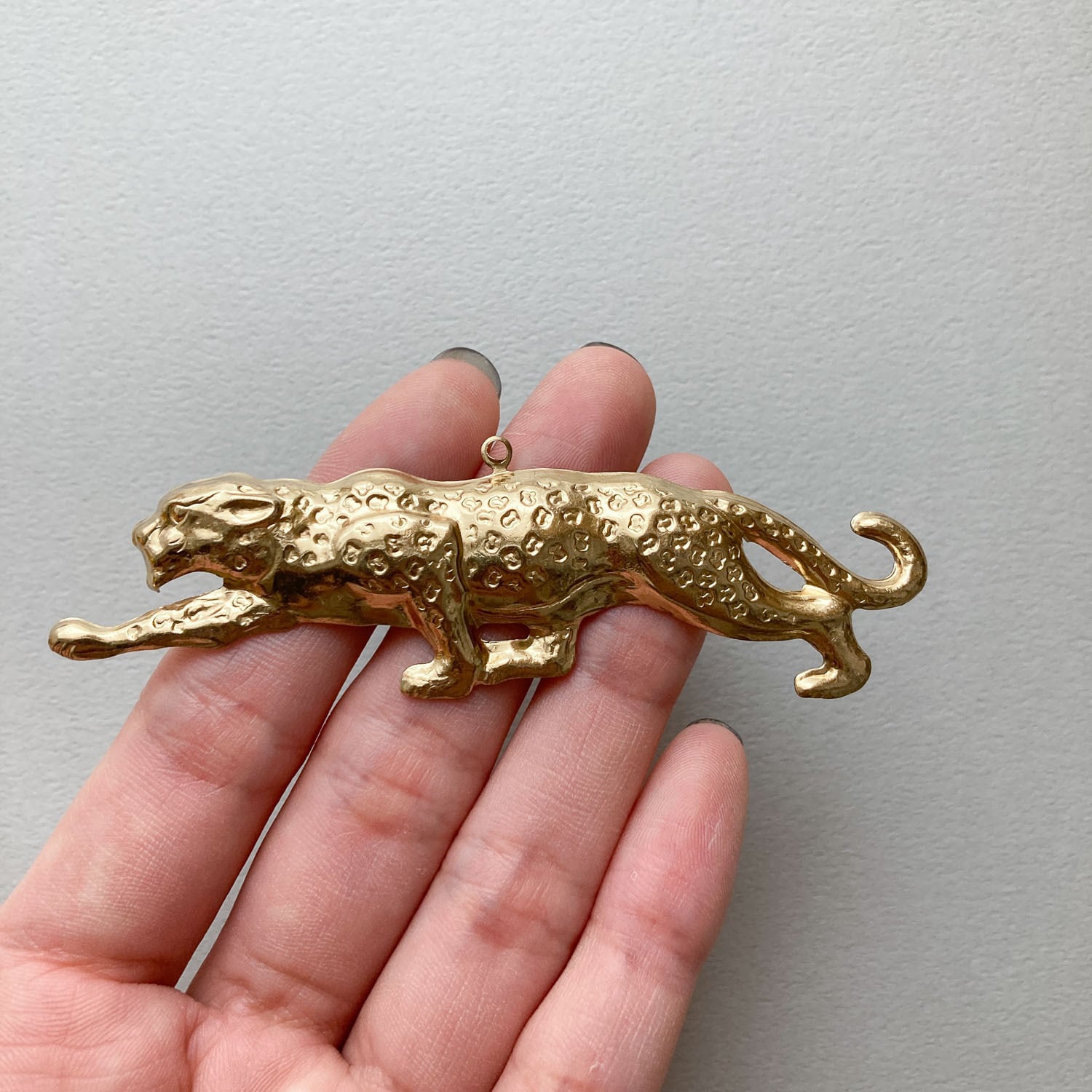 再入荷〉USA真鍮 ヒョウの横向き大ぶりチャームパーツ | Dua