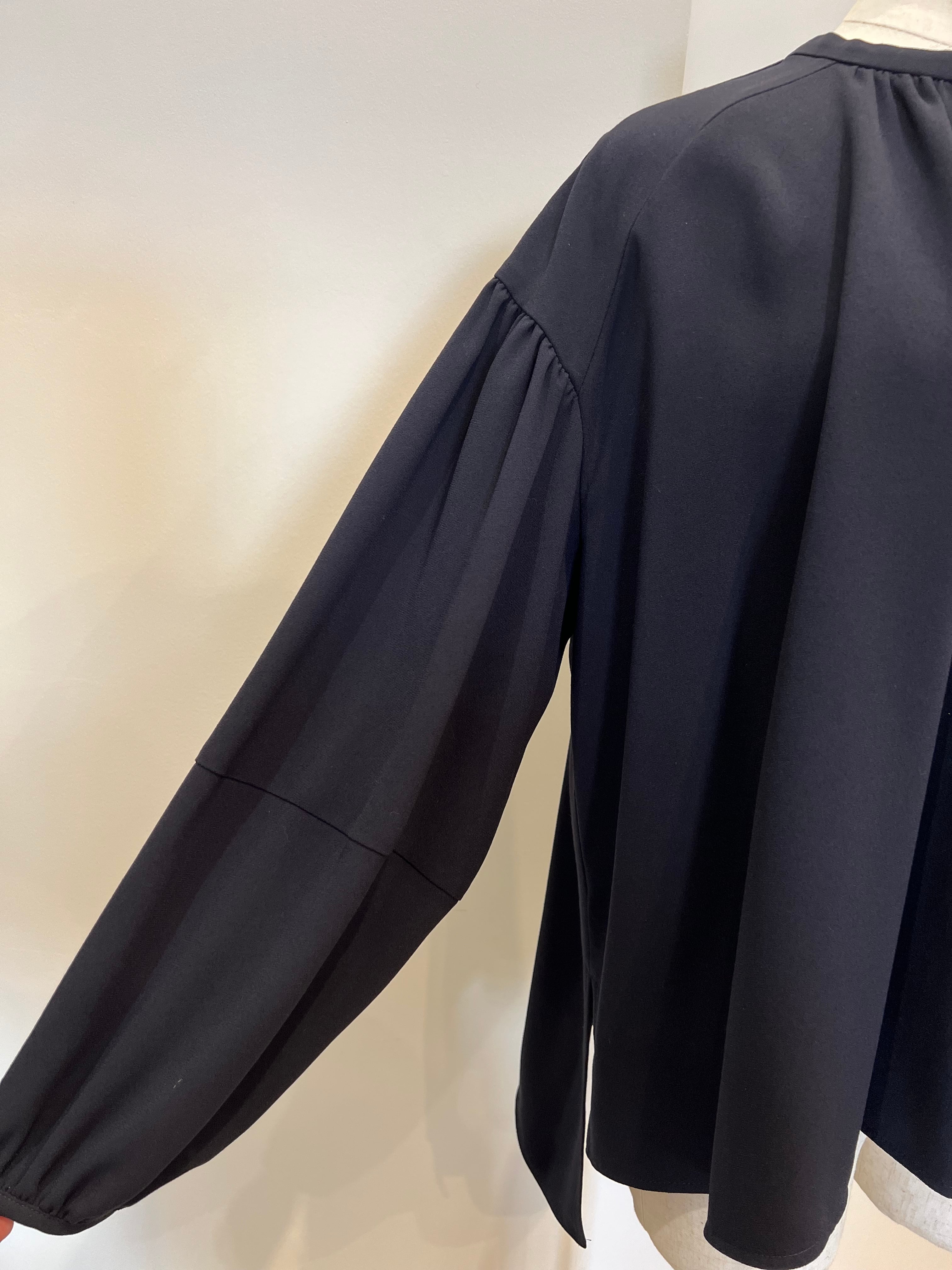 【PASSIONE】ギャザードロップショルダーブラウス 516910