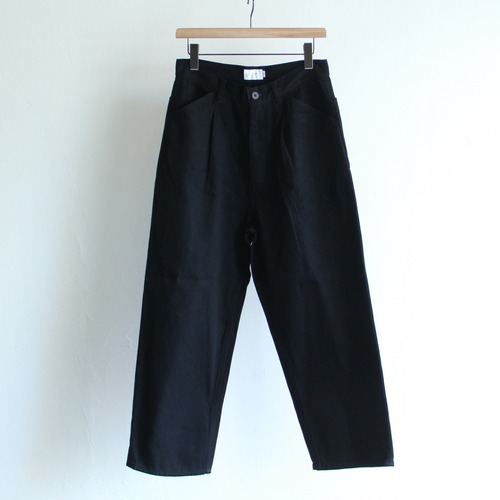 STILL BY HAND【 mens 】 12oz denim 1tuck pants