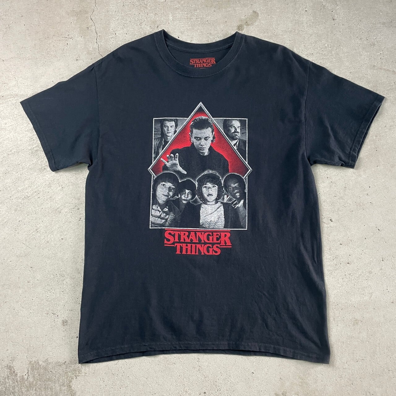 ストレンジャーシングス（Stranger Things）　Tシャツ　古着 ストレンジャーシングス Tシャツシーズン1 古着プリントレア
