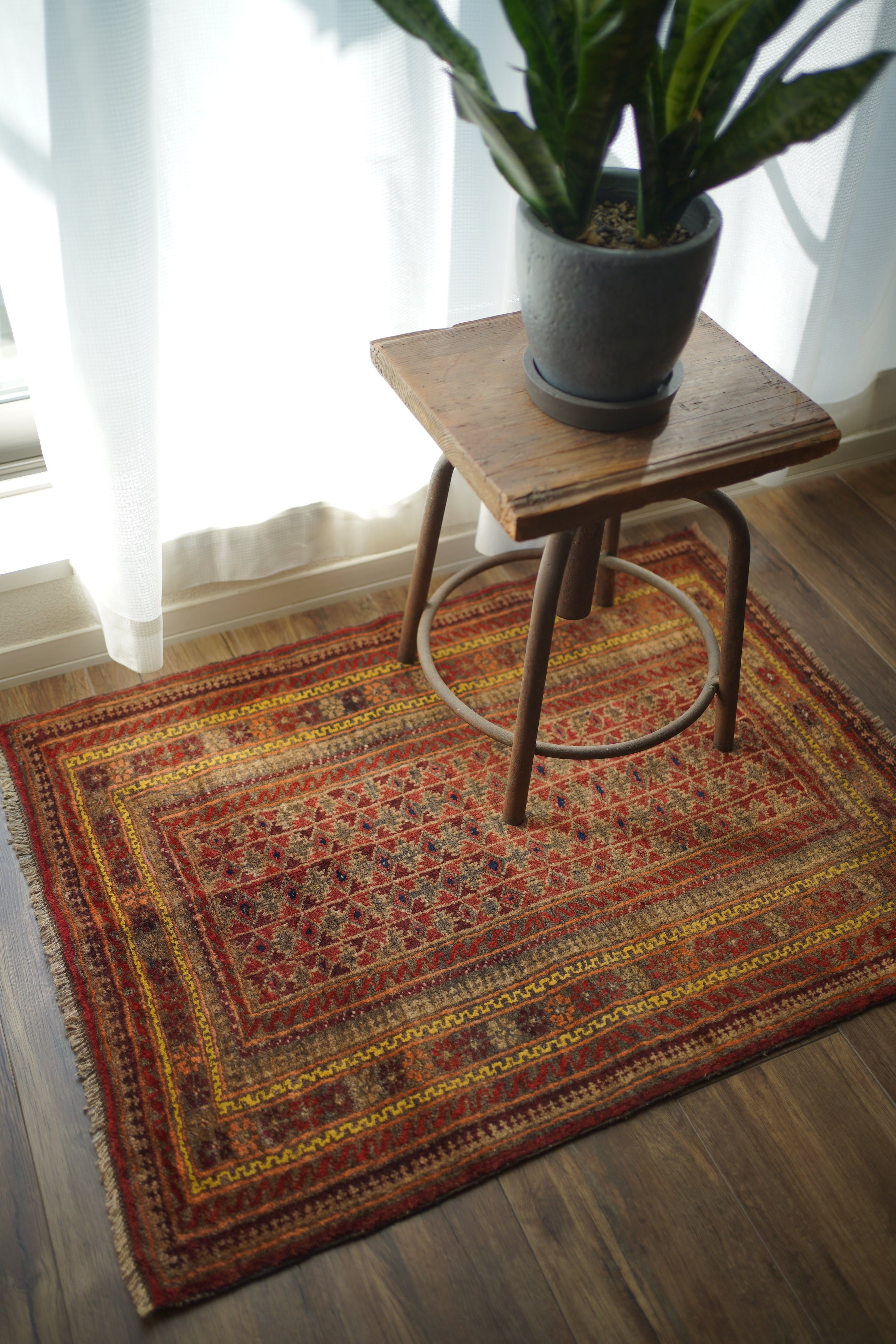 ヴィンテージラグ専門店 TIME RUG （ペルシャ絨毯・トライバルラグ）